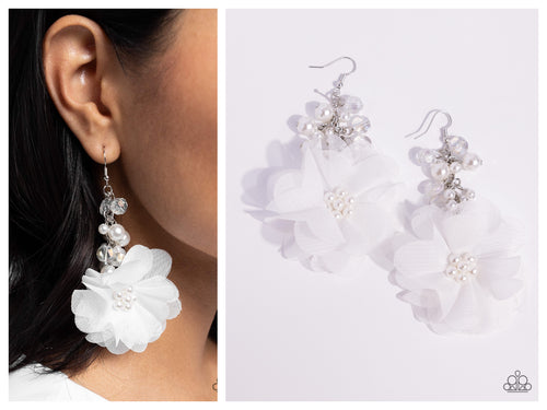 Paparazzi ♥ Fashionable Flower Girl - White ♥ E1539