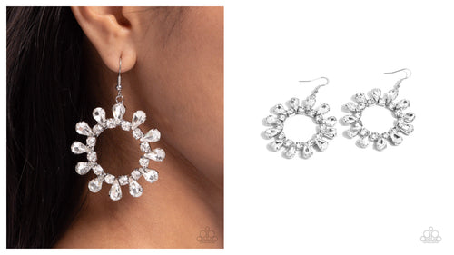 Paparazzi ♥ Wreathed Wish - White ♥ E1636