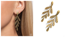 Load image into Gallery viewer, Paparazzi ♥ Jungle Fauna - Brass ♥ Post E1662