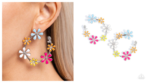 Paparazzi ♥ Wreathed Welcome - Earrings ♥ Post E1824