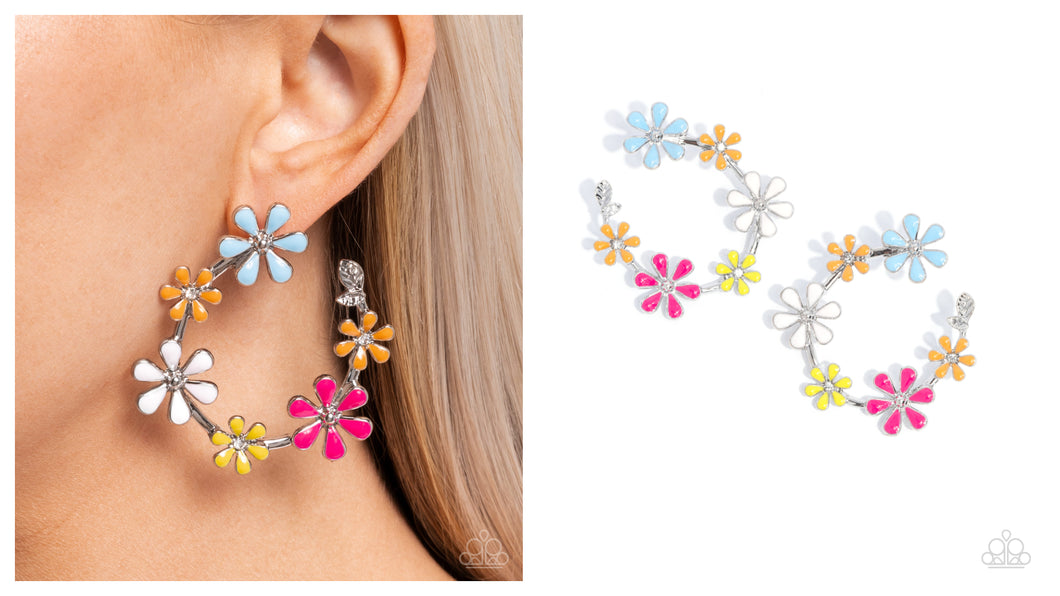 Paparazzi ♥ Wreathed Welcome - Earrings ♥ Post E1824