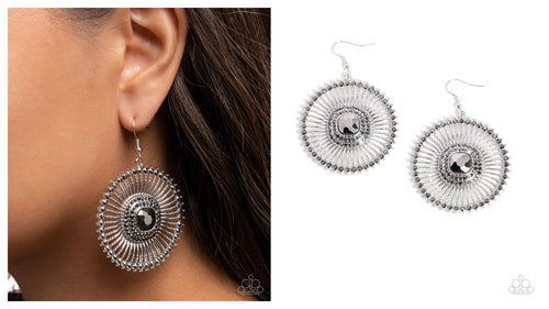 Paparazzi ♥ Wonderful Wheel - Silver ♥ E2041