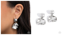 Load image into Gallery viewer, Paparazzi ♥ Professional Presentation - Silver ♥ E2114