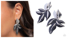 Load image into Gallery viewer, Paparazzi ♥ Leafy Lineup - Black ♥ Post E2170