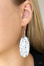 Load image into Gallery viewer, Paparazzi ♥ Stone Sculptures - White ♥ E852