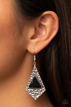 Load image into Gallery viewer, Paparazzi ♥ Cosmic Destination - Black ♥ E871