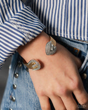 Load image into Gallery viewer, Paparazzi ♥ Fashion Forward Feature - Gold ♥ Cuff B999