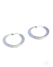 Load image into Gallery viewer, Paparazzi ♥ GLITZY By Association - Blue ♥ E2304
