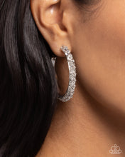 Load image into Gallery viewer, Paparazzi ♥ Glowing Garland - White ♥ E1807