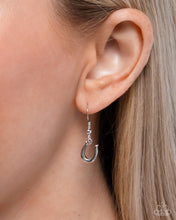 Load image into Gallery viewer, Paparazzi ♥ Horseshoe Homage - White ♥ N2743