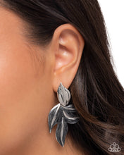 Load image into Gallery viewer, Paparazzi ♥ Leafy Lineup - Black ♥ Post E2170