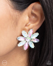 Load image into Gallery viewer, Paparazzi ♥ Maiden Makeover - Green ♥ Clip-On E1861