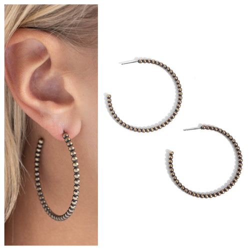 Paparazzi ♥ Manufactured Monochromatic - Brass ♥ E1460