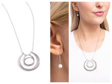 Load image into Gallery viewer, Paparazzi ♥ If the HORSESHOE Fits - White ♥ N2133
