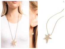 Load image into Gallery viewer, Paparazzi ♥ Patriotic Performer - Gold ♥ N2294