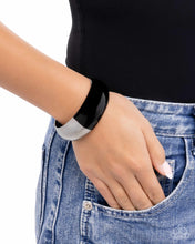 Load image into Gallery viewer, Paparazzi ♥ Painted Paramount - Black ♥ B1017