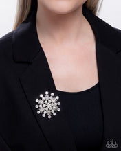 Load image into Gallery viewer, Paparazzi ♥ Pearly Prologue - White ♥ Brooch BR5