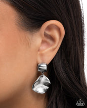 Load image into Gallery viewer, Paparazzi ♥ Professional Presentation - Silver ♥ E2114