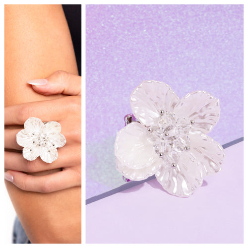 Paparazzi ♥ Petal Pact - White ♥ R400