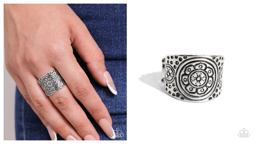 Paparazzi ♥ Elegant Engravement - Silver ♥ R436