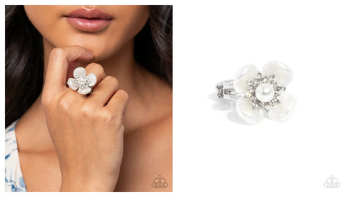 Paparazzi ♥ Unmatched Elegance - White ♥ R457