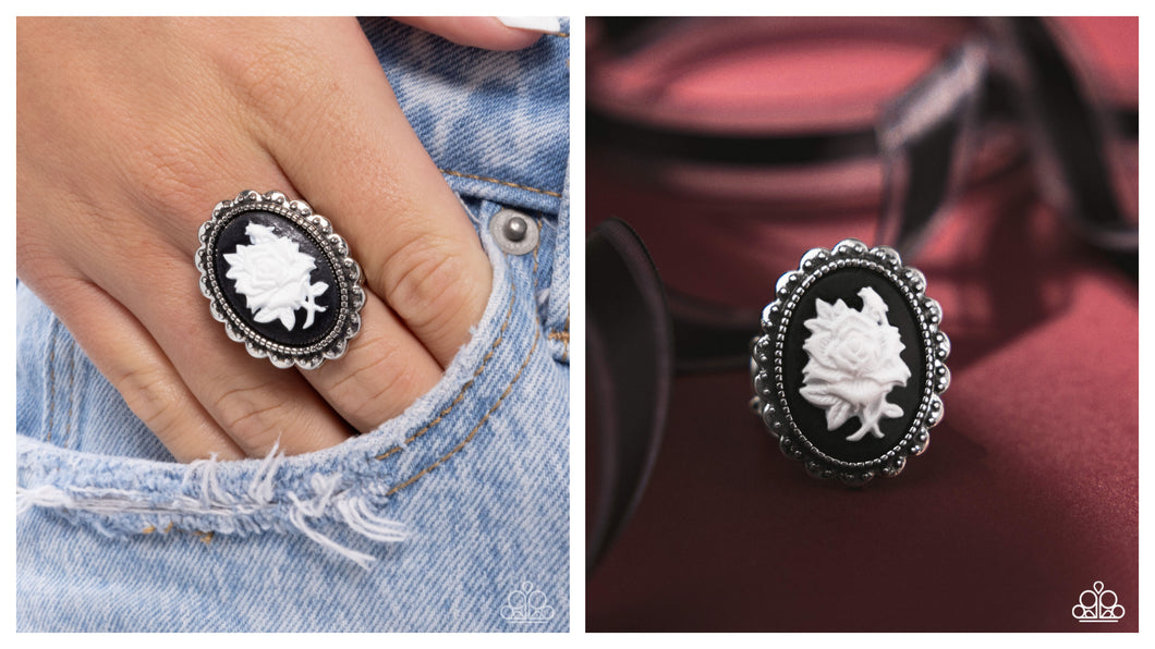 Paparazzi ♥ Beautiful Bloom - White ♥ R498