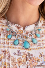 Load image into Gallery viewer, Paparazzi ♥ Simply Santa Fe - Complete Trend Blend ♥ Necklace &amp; Earrings SSF-1022