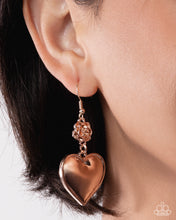 Load image into Gallery viewer, Paparazzi ♥ Vintage Memory - Rose Gold ♥ E2175