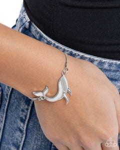 Paparazzi ♥ Whimsical Whale - Silver ♥ B1008