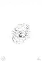 Load image into Gallery viewer, Dancing Diamonds - White R181