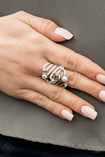 Load image into Gallery viewer, Dancing Diamonds - White R181