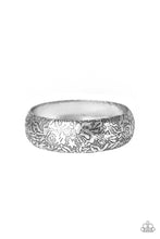 Load image into Gallery viewer, Garden Villa - Silver B401