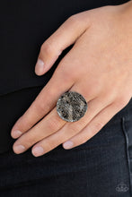 Load image into Gallery viewer, Line Up - Black R203