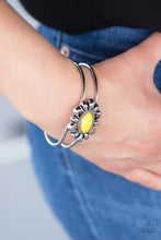 Load image into Gallery viewer, Serene Succulent - Yellow B380