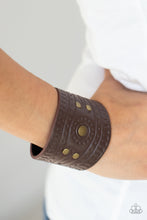 Load image into Gallery viewer, Orange County - Brass BW120