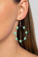 Load image into Gallery viewer, Dainty Daisies - Blue E720