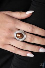 Load image into Gallery viewer, The ROYALE Treatment - Brown R175